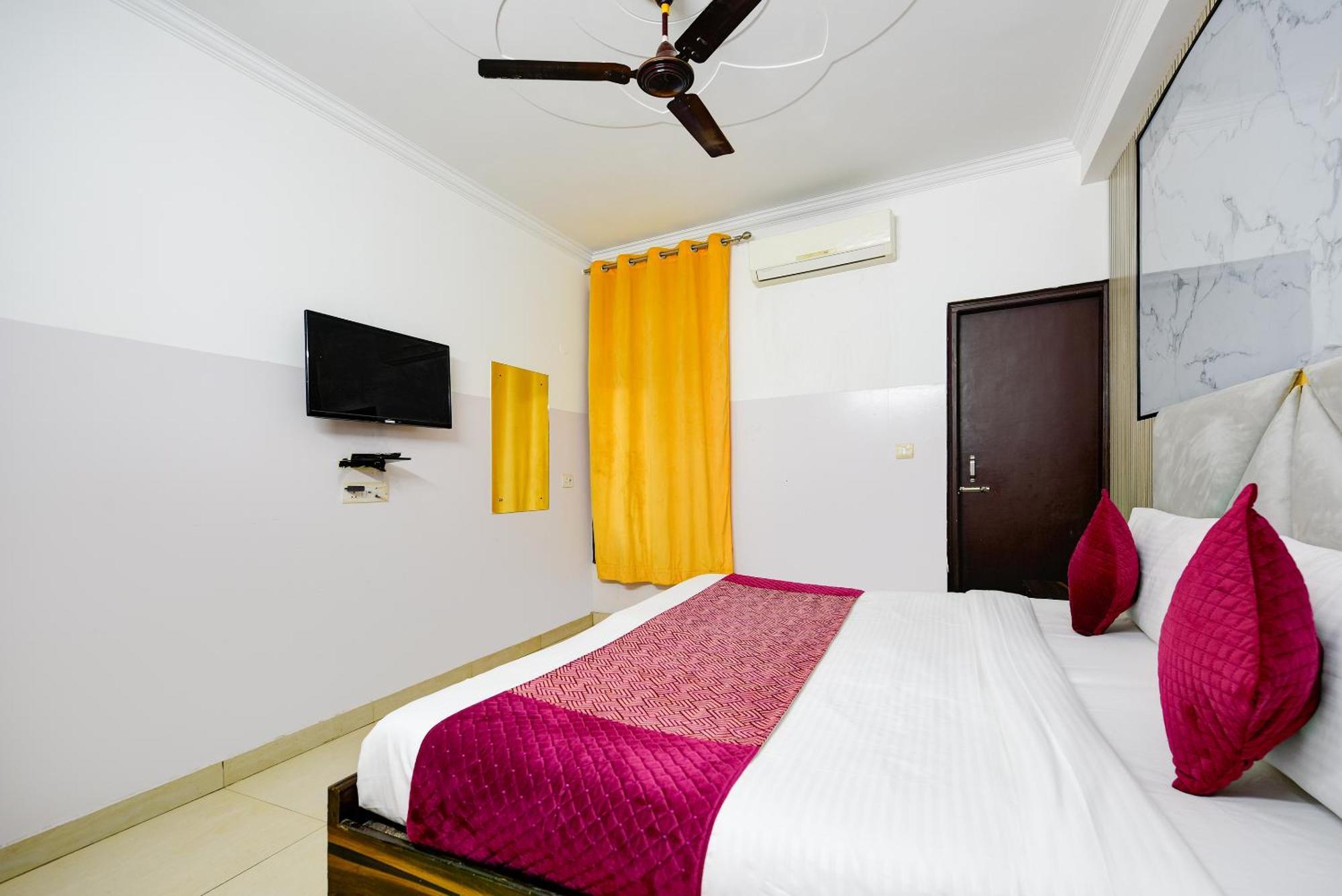 Hotel Galaxy Near Delhi Airport New Delhi Exterior photo