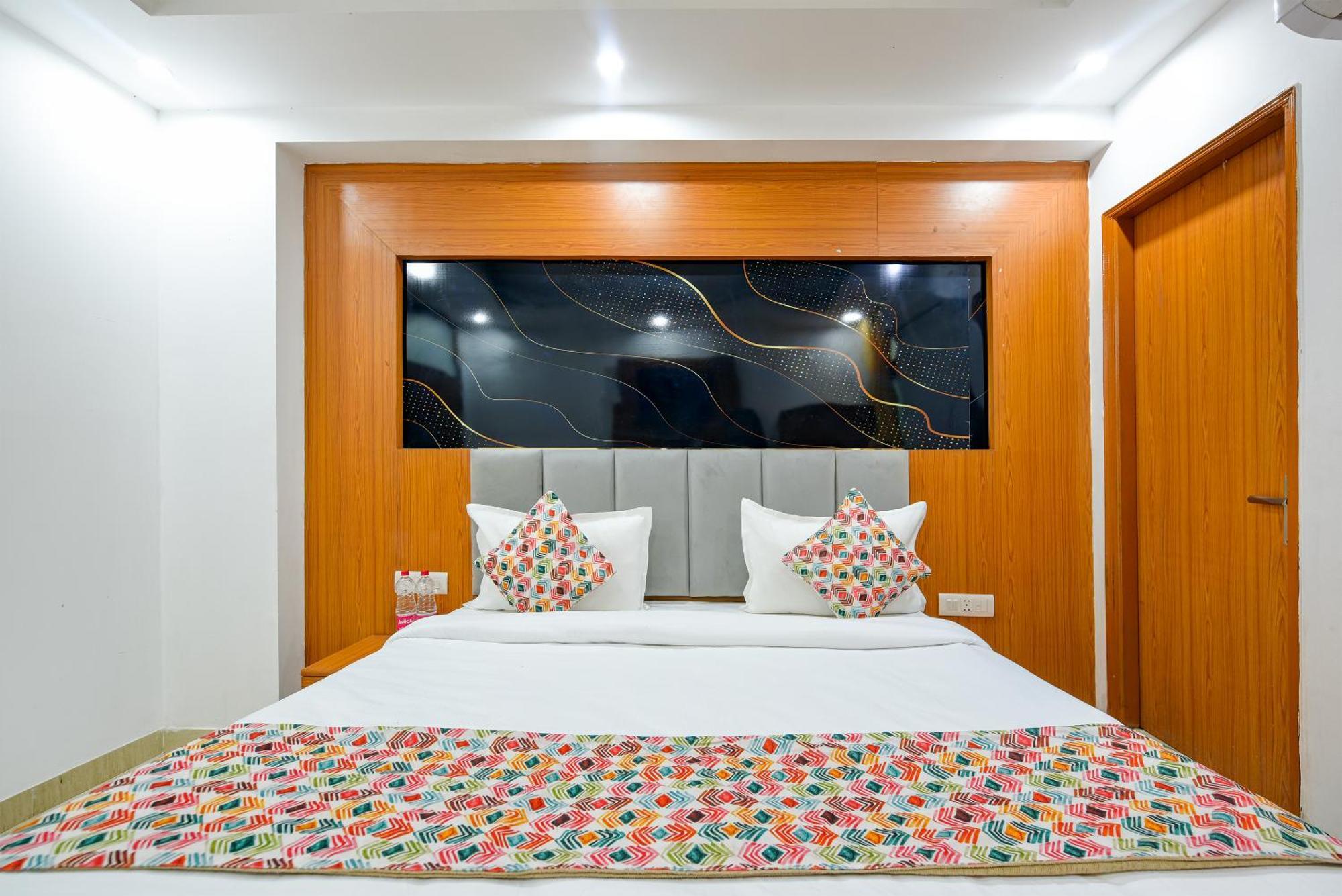 Hotel Galaxy Near Delhi Airport New Delhi Exterior photo